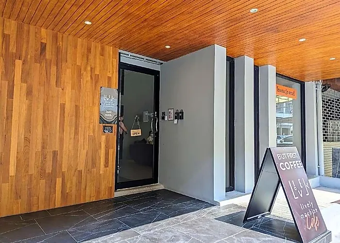 Woodstory Boutique